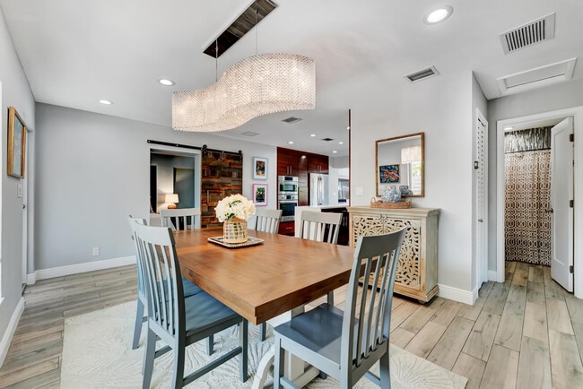 Building Photo - 2291 SE 15th St