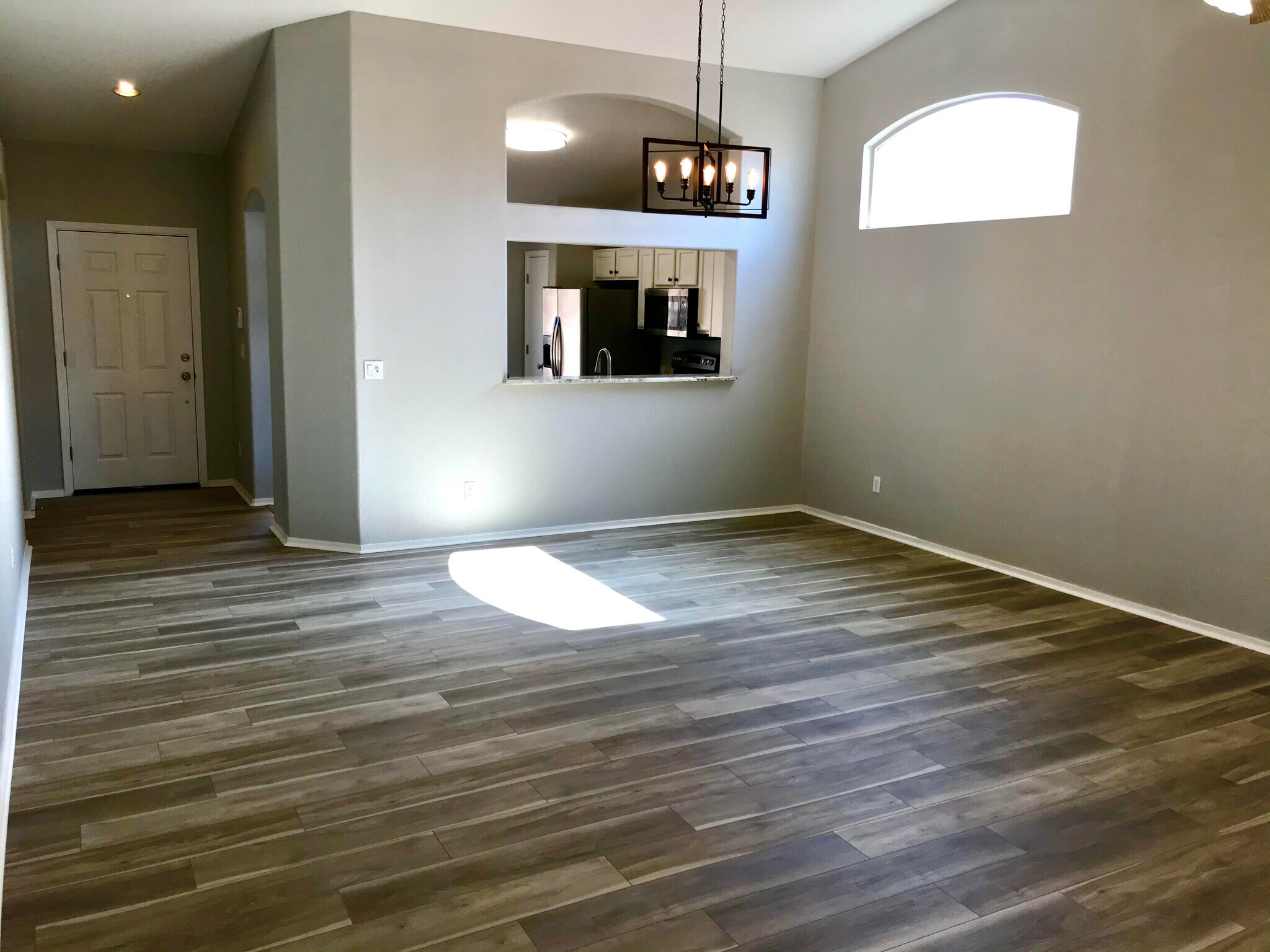 Building Photo - 1323 W Desert Cloud Pl