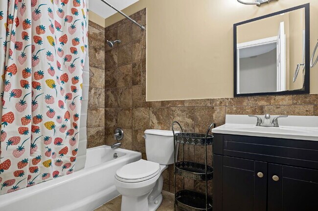 Building Photo - 815 Sudbury Rd NE