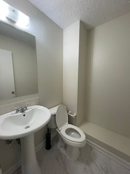 Building Photo - 3030 Oneal Pkwy