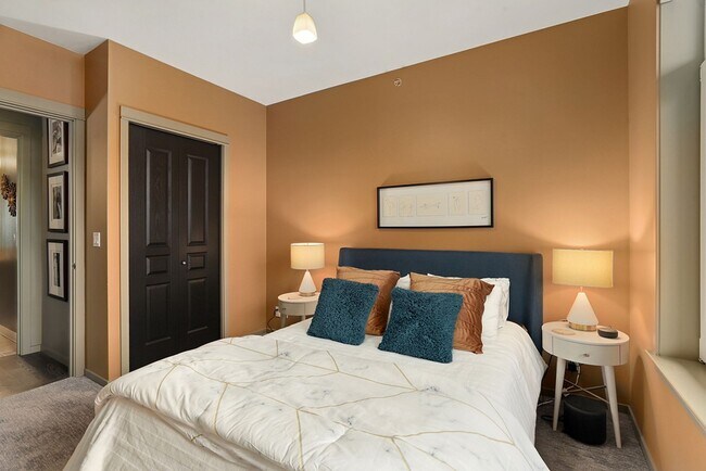 Building Photo - Amazing Views & All the Amenities at The Ellington w/Parking! $2650