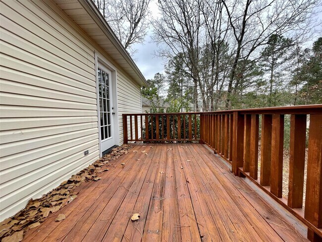 Building Photo - 75 Spring Lake Dr