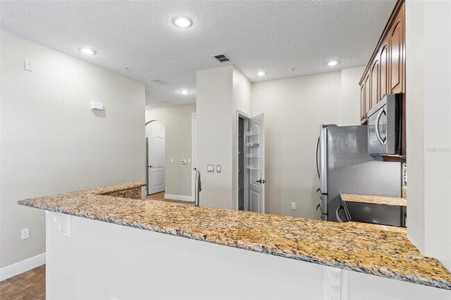 Building Photo - 45 Riverview Bend S