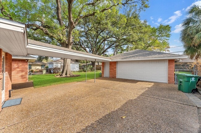 Building Photo - 6327 Wynnwood Ln