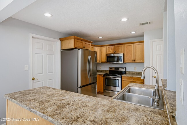 Building Photo - 460 Carissa Dr