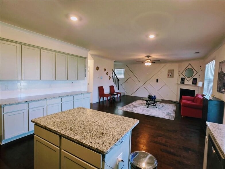 Building Photo - 3518 English Elm Wy