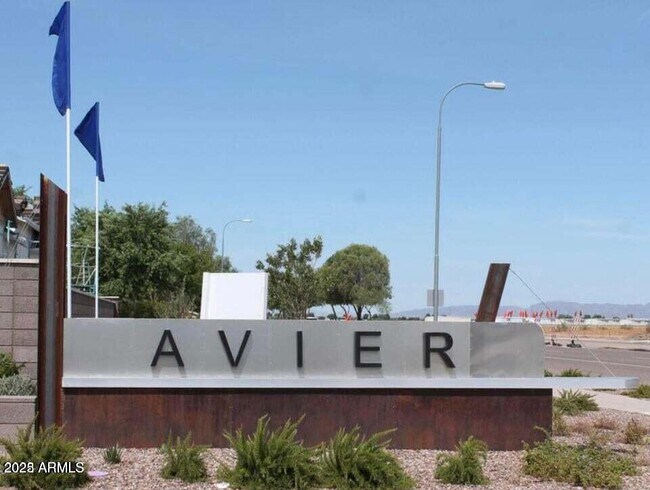 Building Photo - 1912 E Rosemary Dr