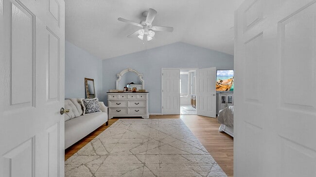 Building Photo - 5-bedroom, 3-bathroom rental home located in the Fox Wood community in Florida