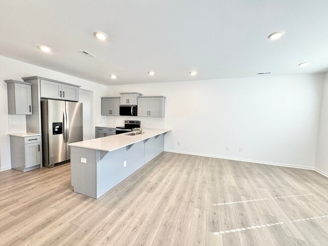 Building Photo - BRAND NEW 3bd/2.5 BATH HOME- Kensington Co...