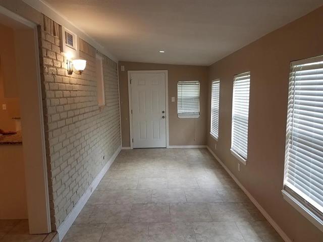 Building Photo - 100 Lochness Ln