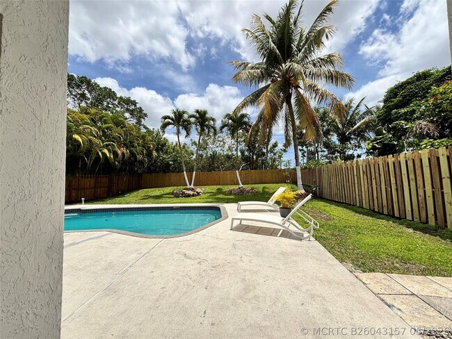 Building Photo - 2990 NW 68th Ave