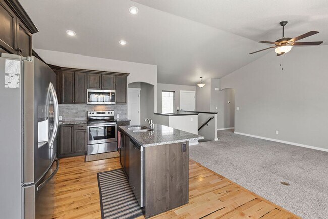 Building Photo - 3 Bedroom Ranch in Wellington