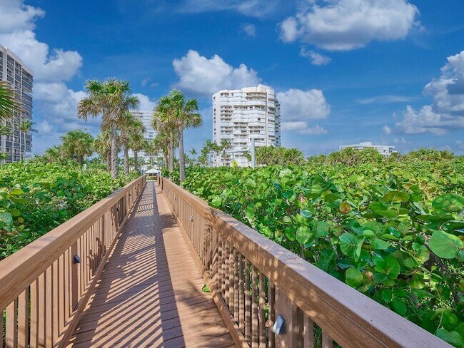 Building Photo - 5051 N Hwy A1A