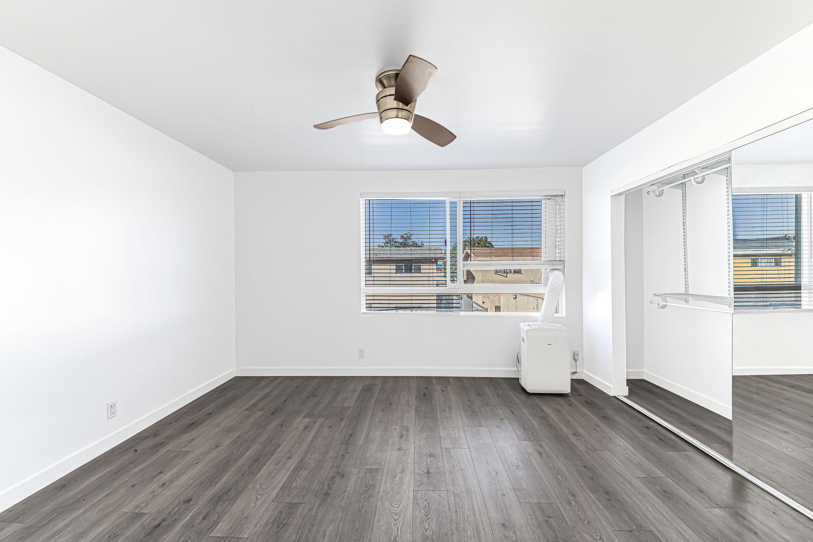 Building Photo - 5005 August St