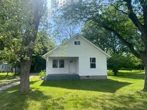 Building Photo - 52075 Clover Trail
