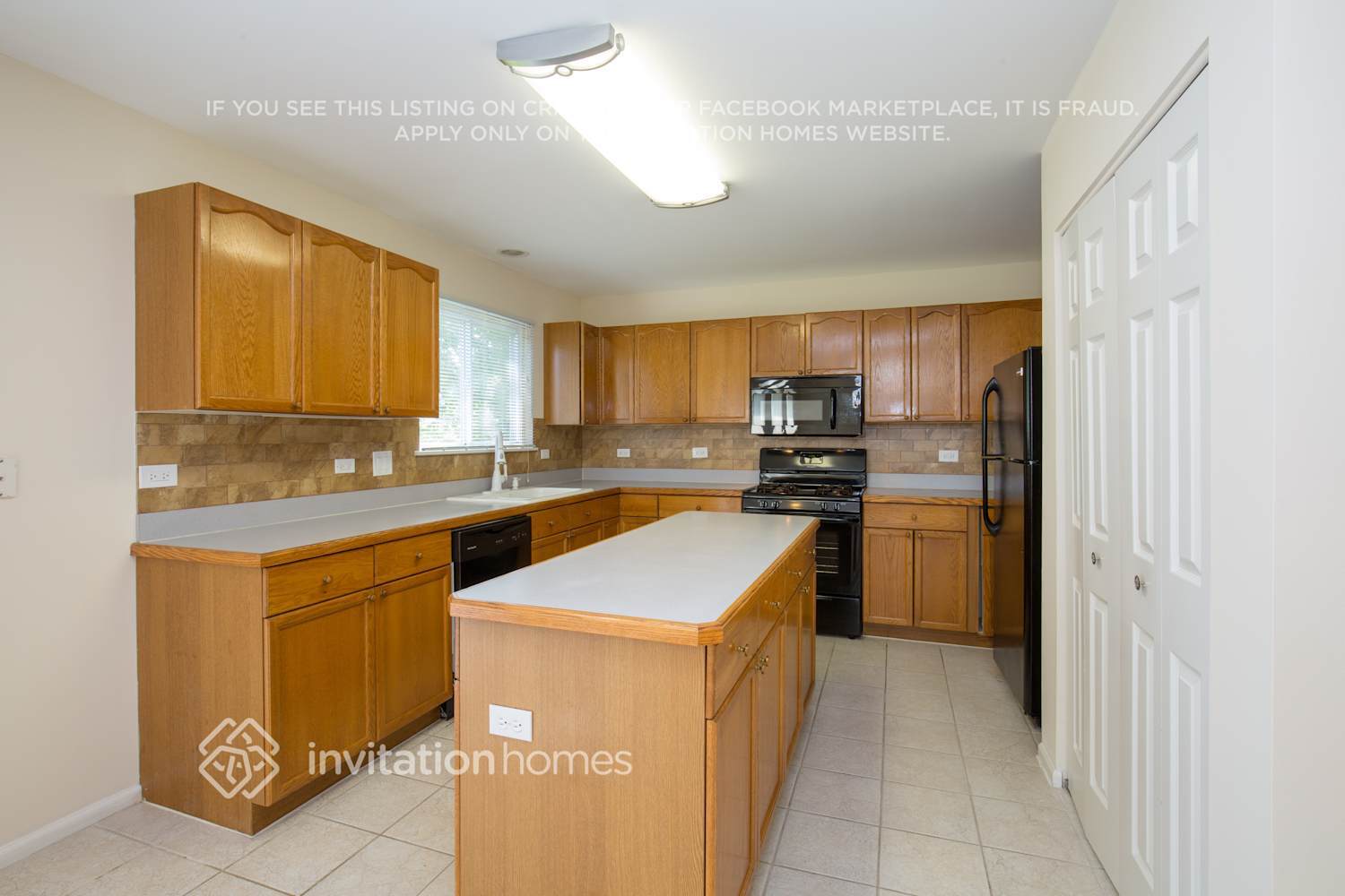 Building Photo - 2970 Hillsboro Ln