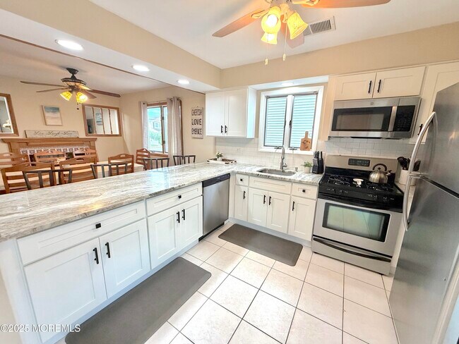 Building Photo - 106 Trinidad Ave