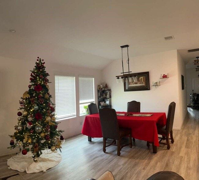 Building Photo - 31014 Brightwell Bnd