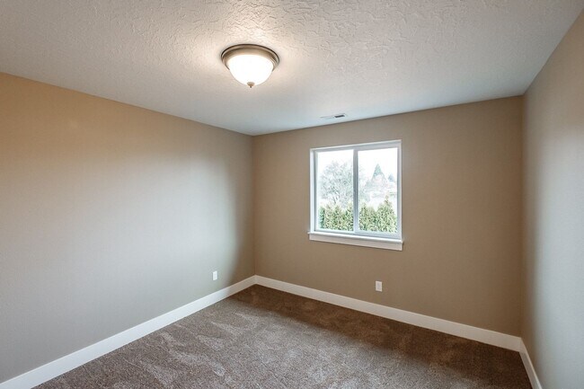 Building Photo - 270-272 Gwinn Street E