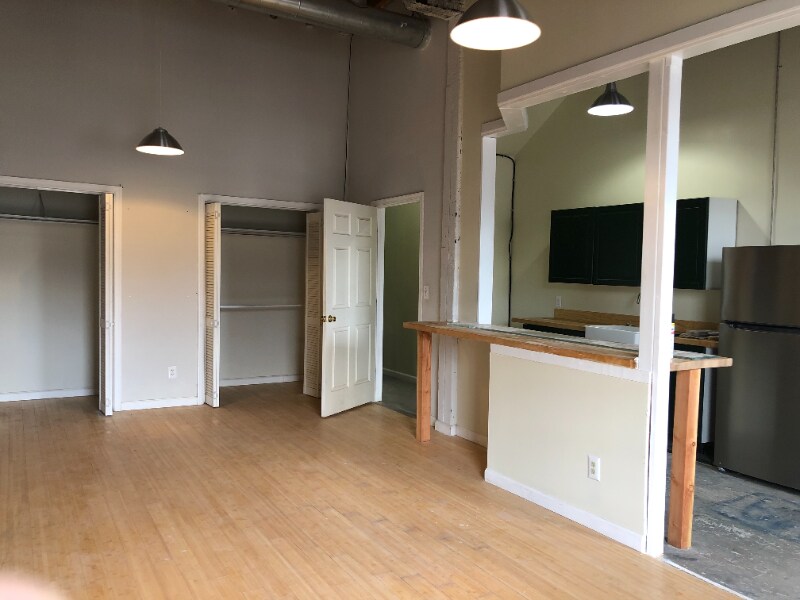 Building Photo - 1009 Jefferson St