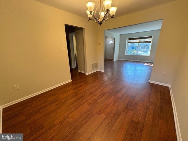 Building Photo - 45 Windsor Mews