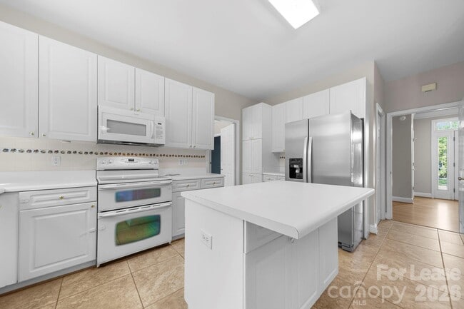 Building Photo - 214 Southern Cross Ln