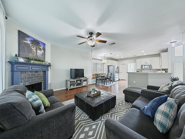 Building Photo - 5004 Rain Forest Dr