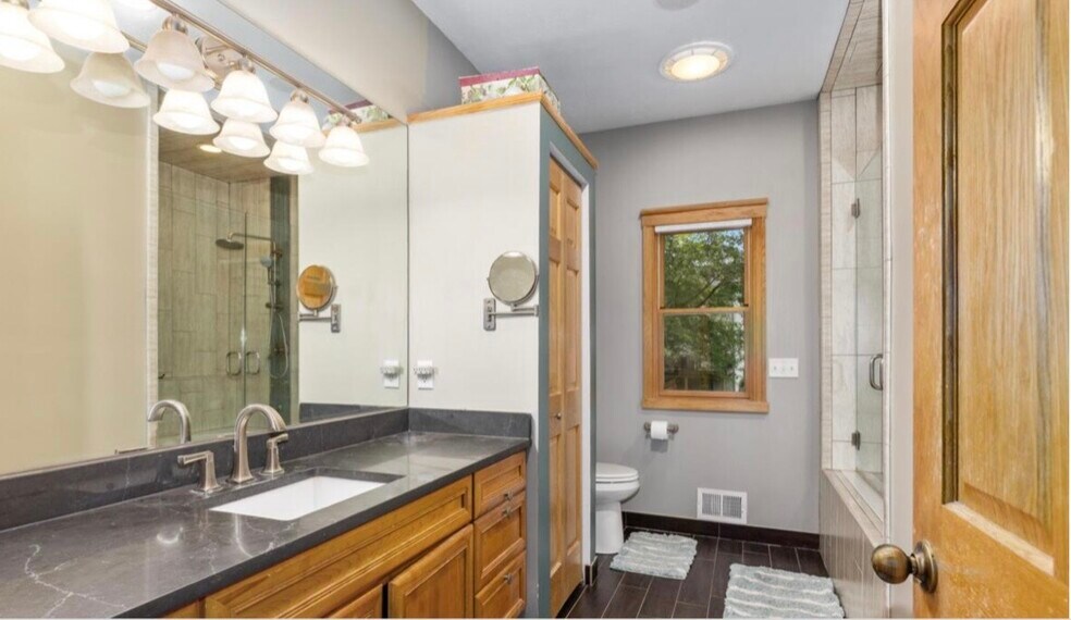 Building Photo - 61 Greystone Ct NE