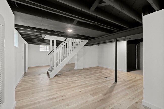 Building Photo - READY NOW!! FULLY RENOVATED 3 Bedroom in PENN HILLS