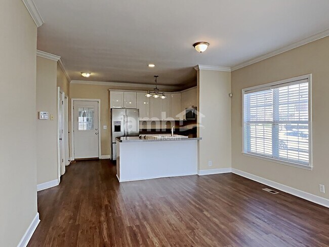 Building Photo - 3129 Jenkins Dr