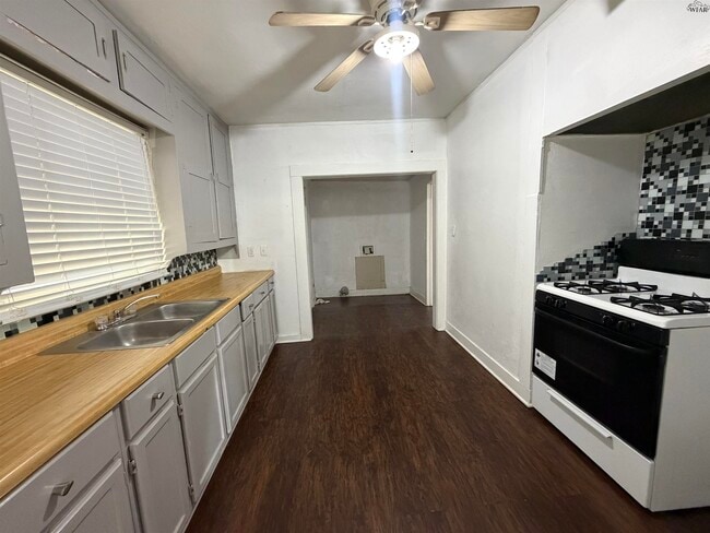 Building Photo - 1656 McGregor Ave