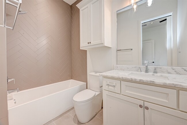 Building Photo - 1506 W 43rd St