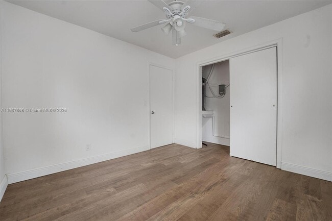 Building Photo - 5010 SW 93rd Ave