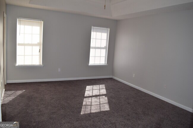 Building Photo - 4365 White Pines Ct