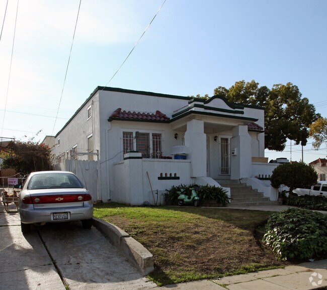 Building Photo - 2800 Fairmount St
