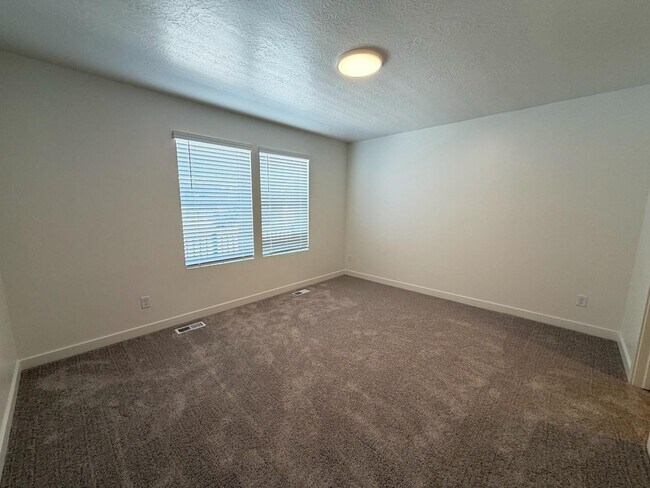 Building Photo - 496 S 1140 W
