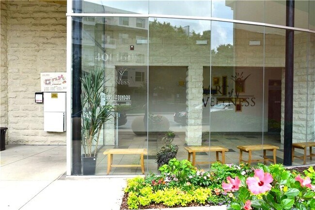 Building Photo - 400 17th St NW