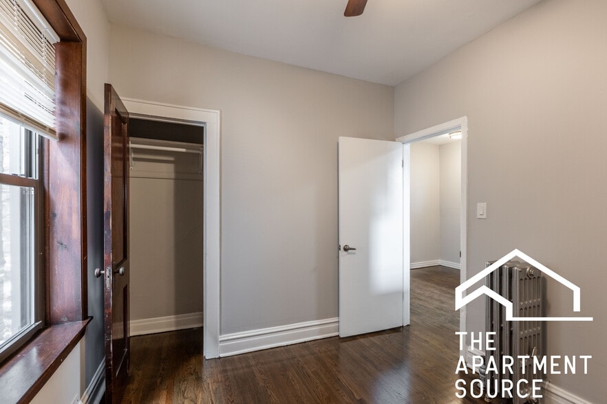 Building Photo - 3823 N Drake Ave