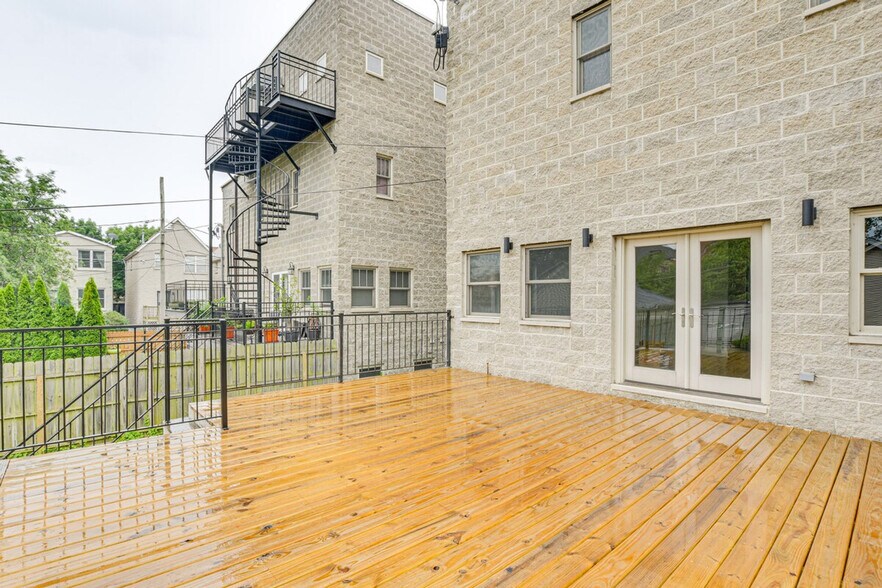 Building Photo - 3975 S Ellis Ave