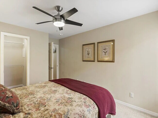Building Photo - "Charming 1-Bedroom Apartment in San Diego's Vibrant Clairemont Neighborhood!"