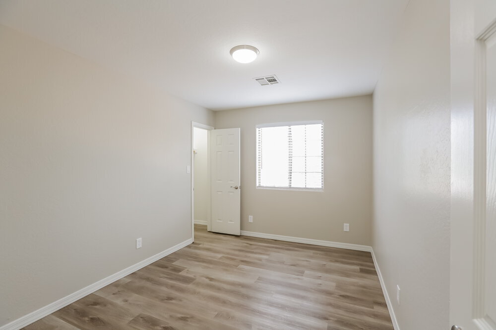 Building Photo - 9229 S Las Lomitas Pl