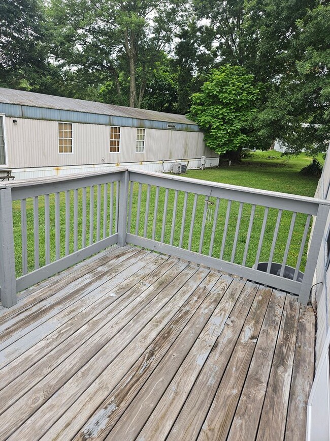 Building Photo - 2 Bedroom, 2 Bath Mobile Home in Yorktowne, Winchester!