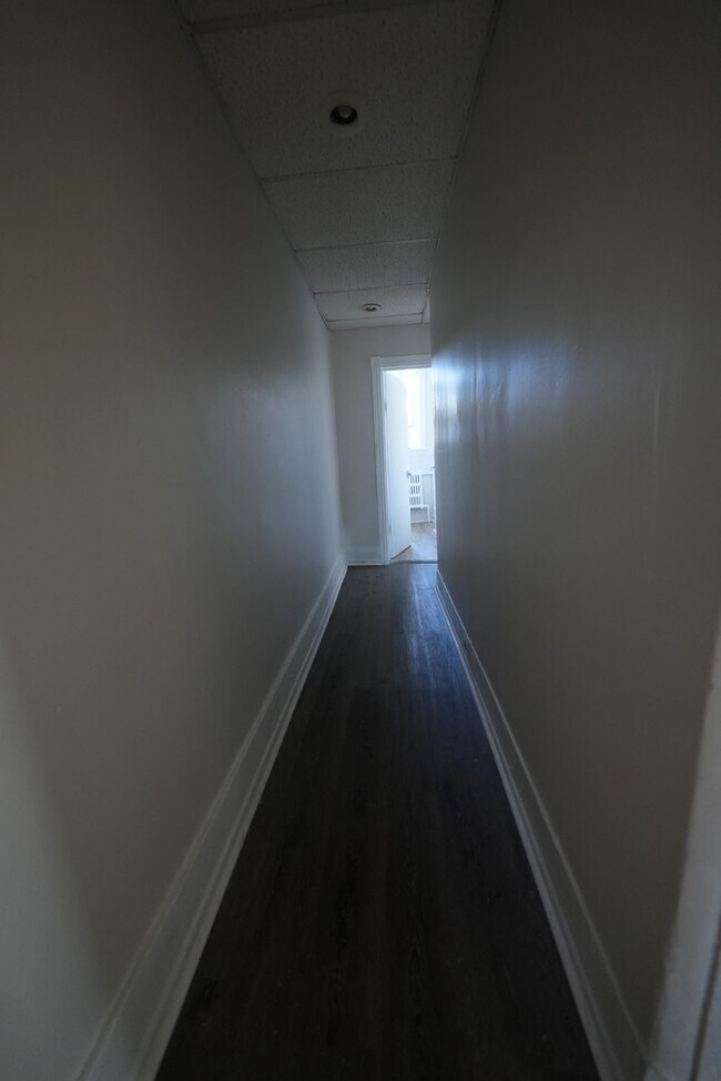 Building Photo - 1829 S 58th St