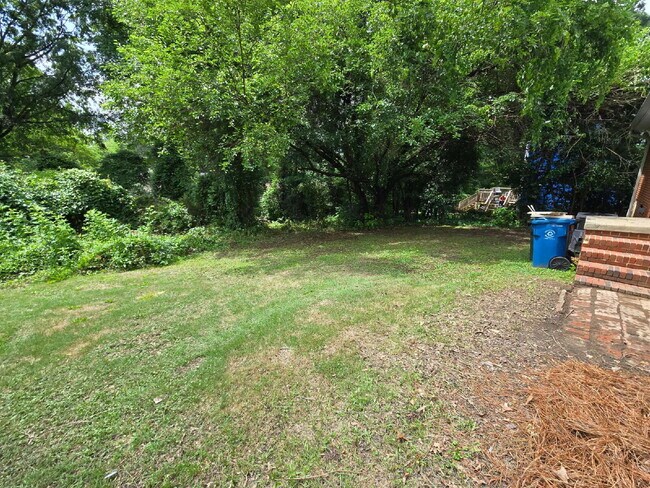 Building Photo - Newly Renovated Ranch Home