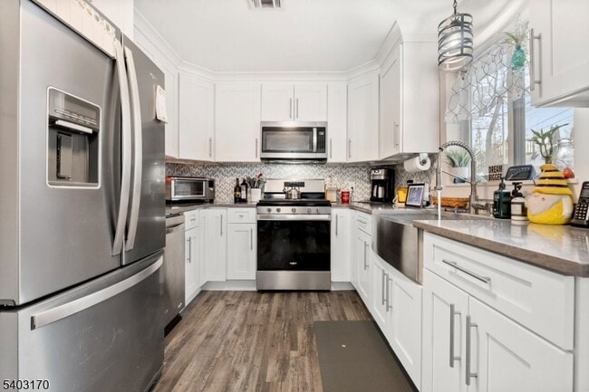 Building Photo - 49 Cliffside Trail