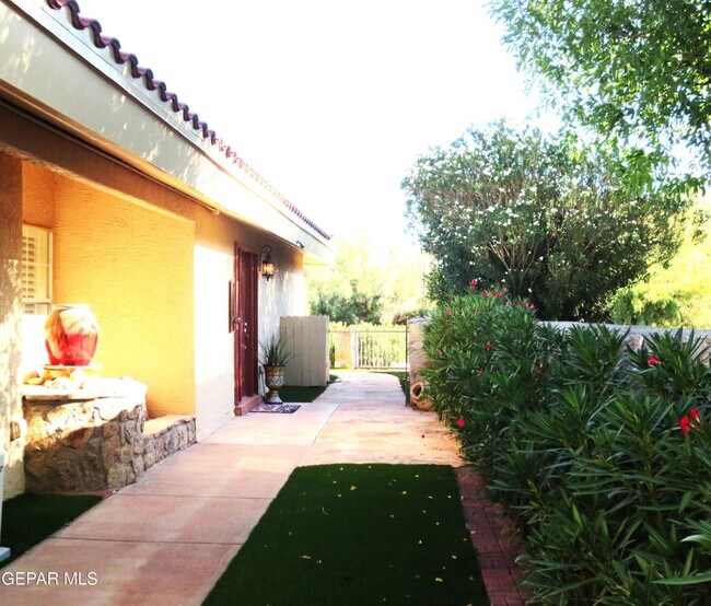 Building Photo - 4574 Weeping Willow Dr