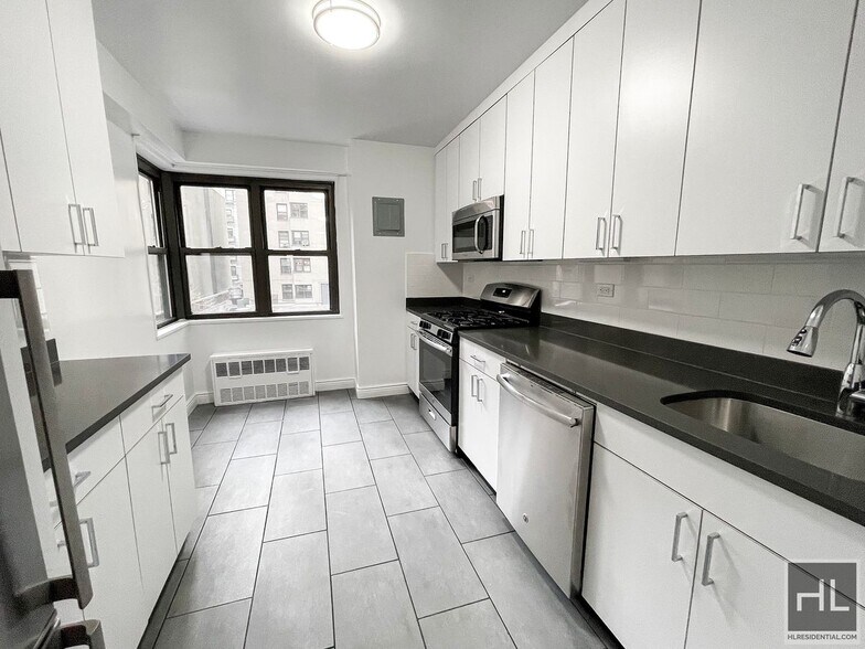 Primary Photo - East 89 Street