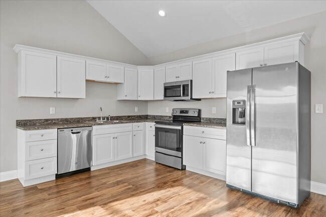 Building Photo - Pristine 3 Bed 2 Bath Home in Dalton