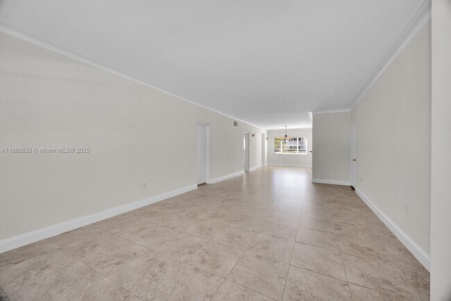 Building Photo - 940 Sevilla Ave