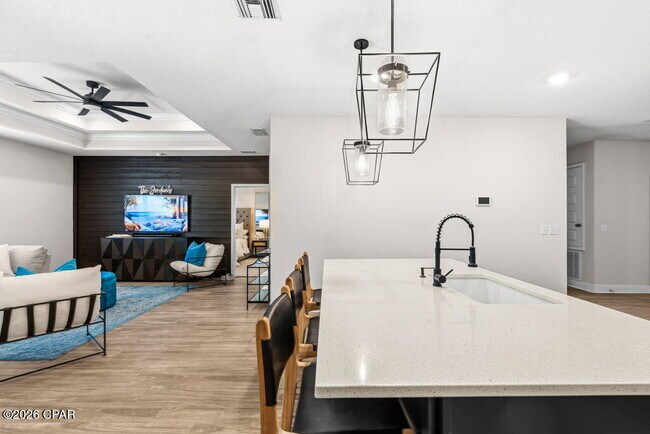 Building Photo - 350 Emerald Cove St